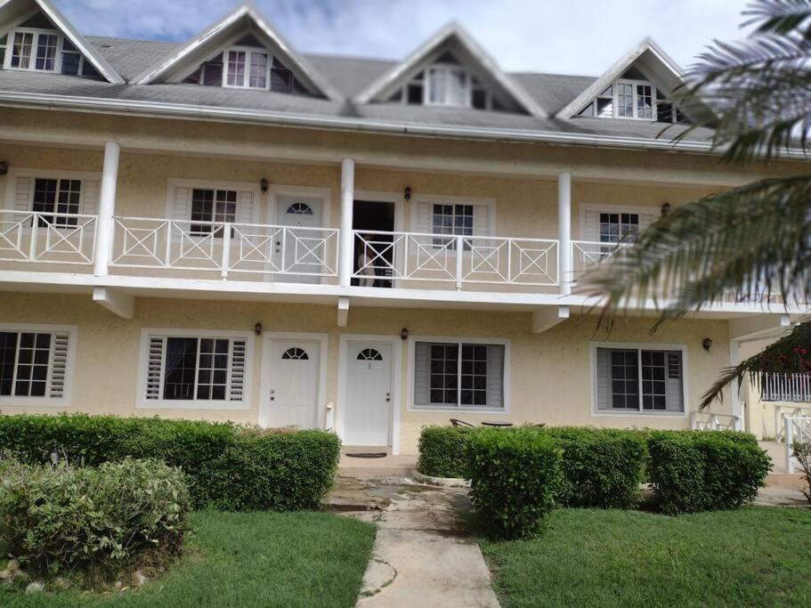 Club Caribbean Apartments Runaway Bay Luaran gambar