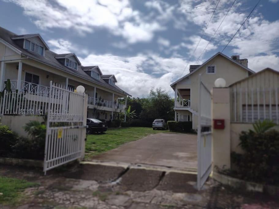 Club Caribbean Apartments Runaway Bay Luaran gambar