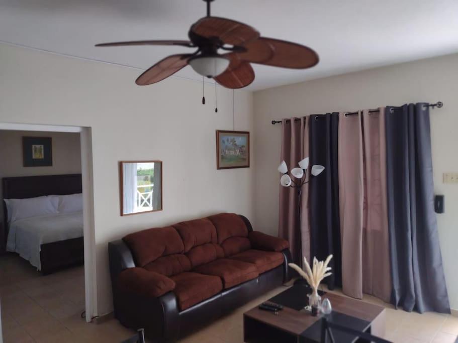 Club Caribbean Apartments Runaway Bay Luaran gambar